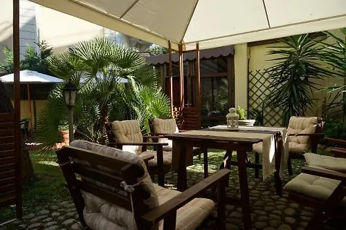 מלון Green Hotel