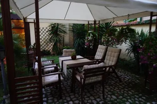 מלון Green Hotel 2*