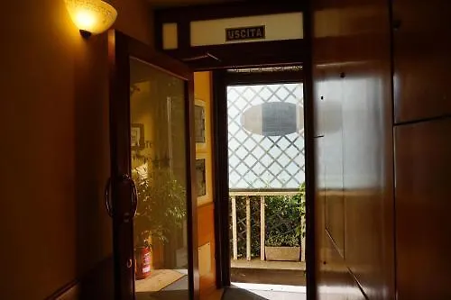 Green Hotel 2* רומא