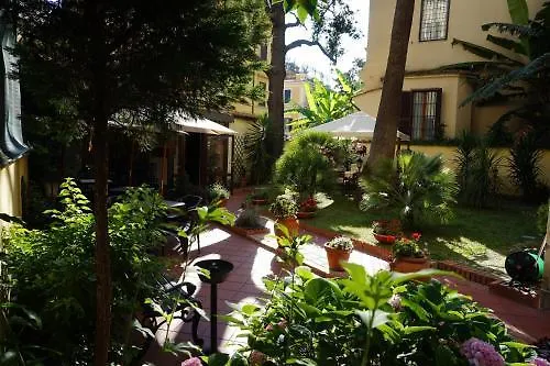 מלון Green Hotel 2*