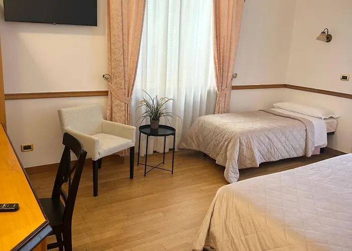 Green Hotel 2* רומא