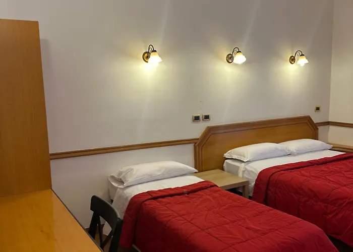 Green Hotel 2* רומא
