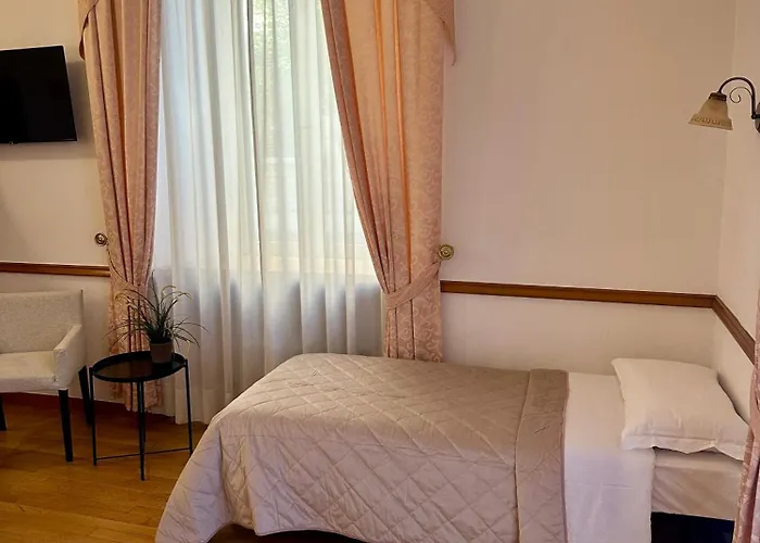 Green Hotel 2* רומא