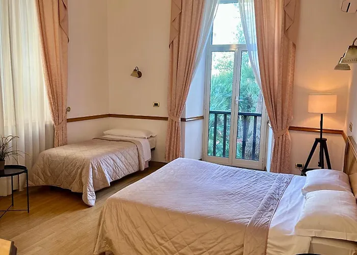 Green Hotel מלון